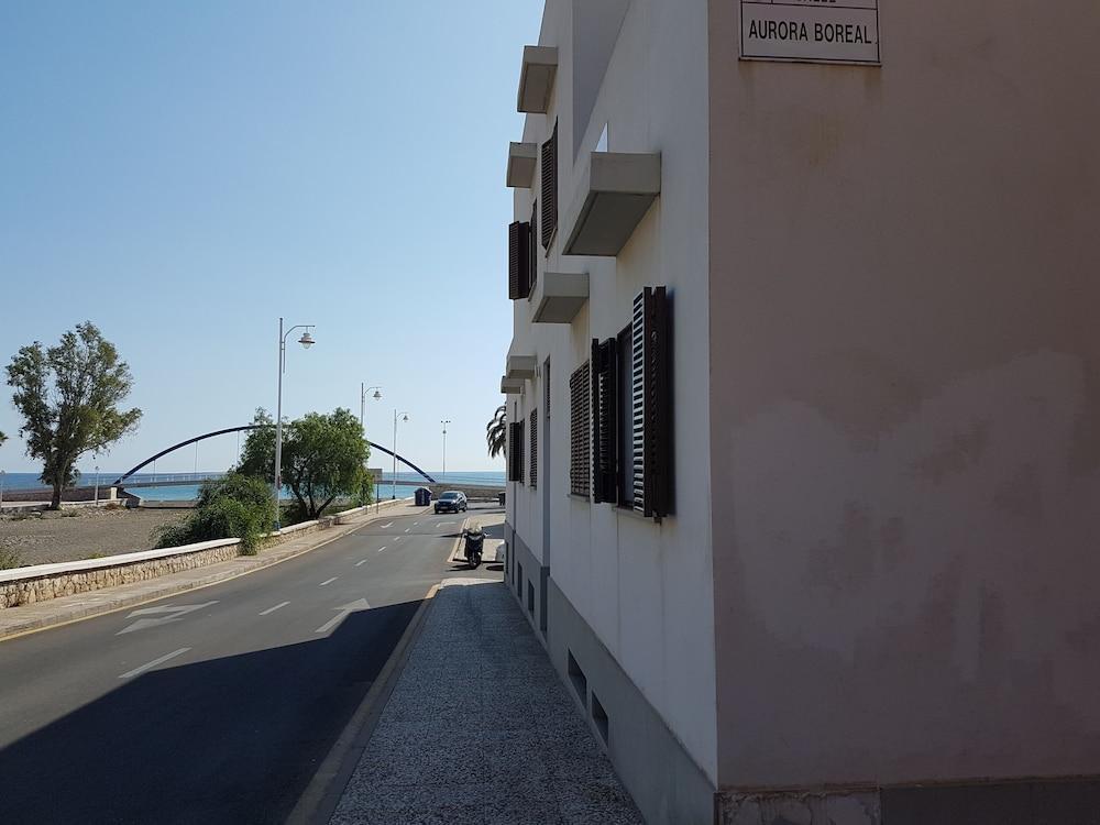 Toctoc Pedregalejo Beach Apartment 马拉加 外观 照片